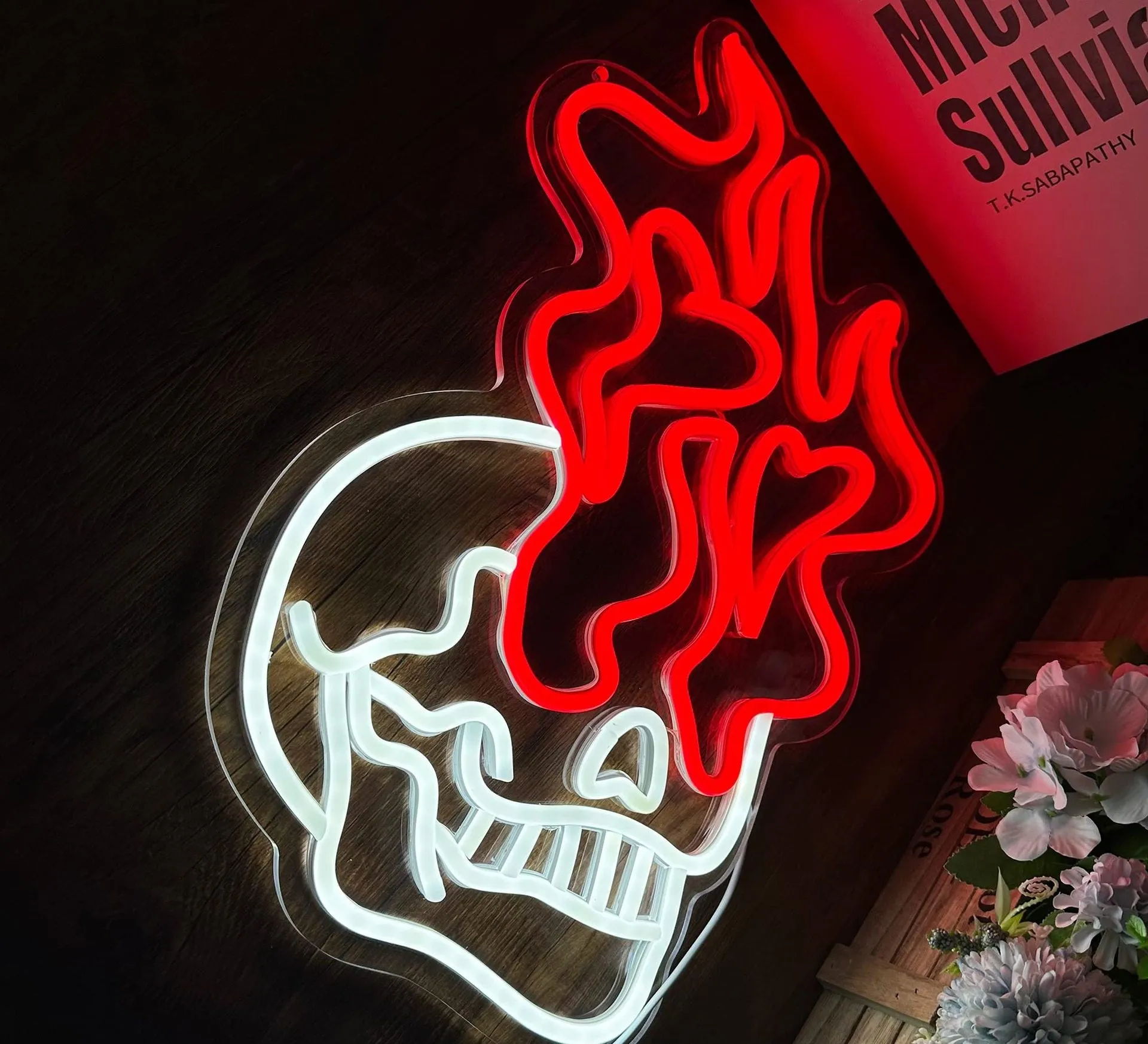 *2 Skull Styles, an LED Neon Red Flaming Eyes & a Creative White Light Molded Atmosphere Decoration